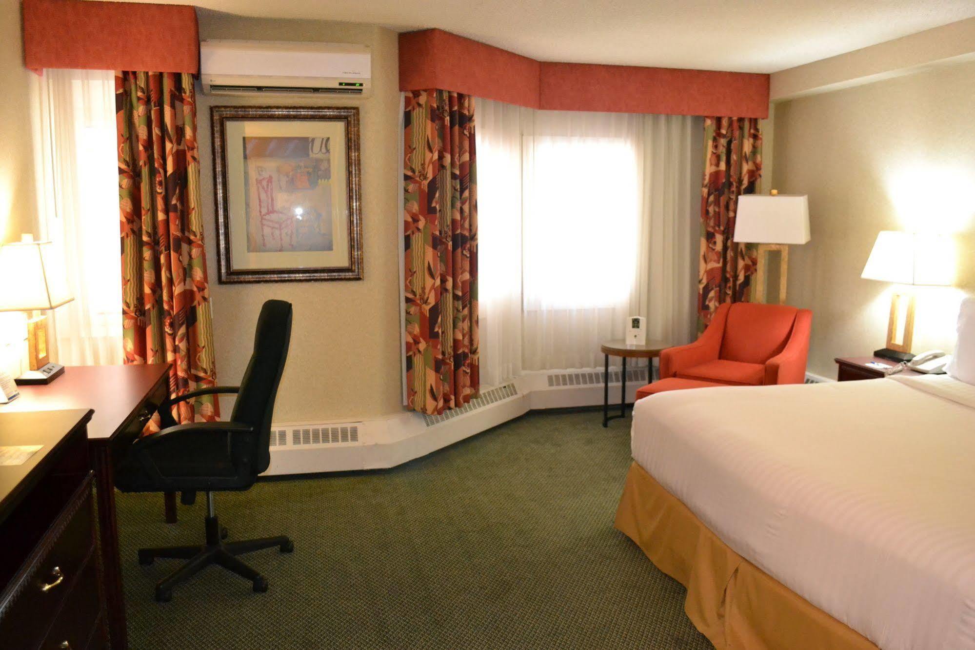 Holiday Inn Express Hotel & Suites Edson By Ihg Εξωτερικό φωτογραφία