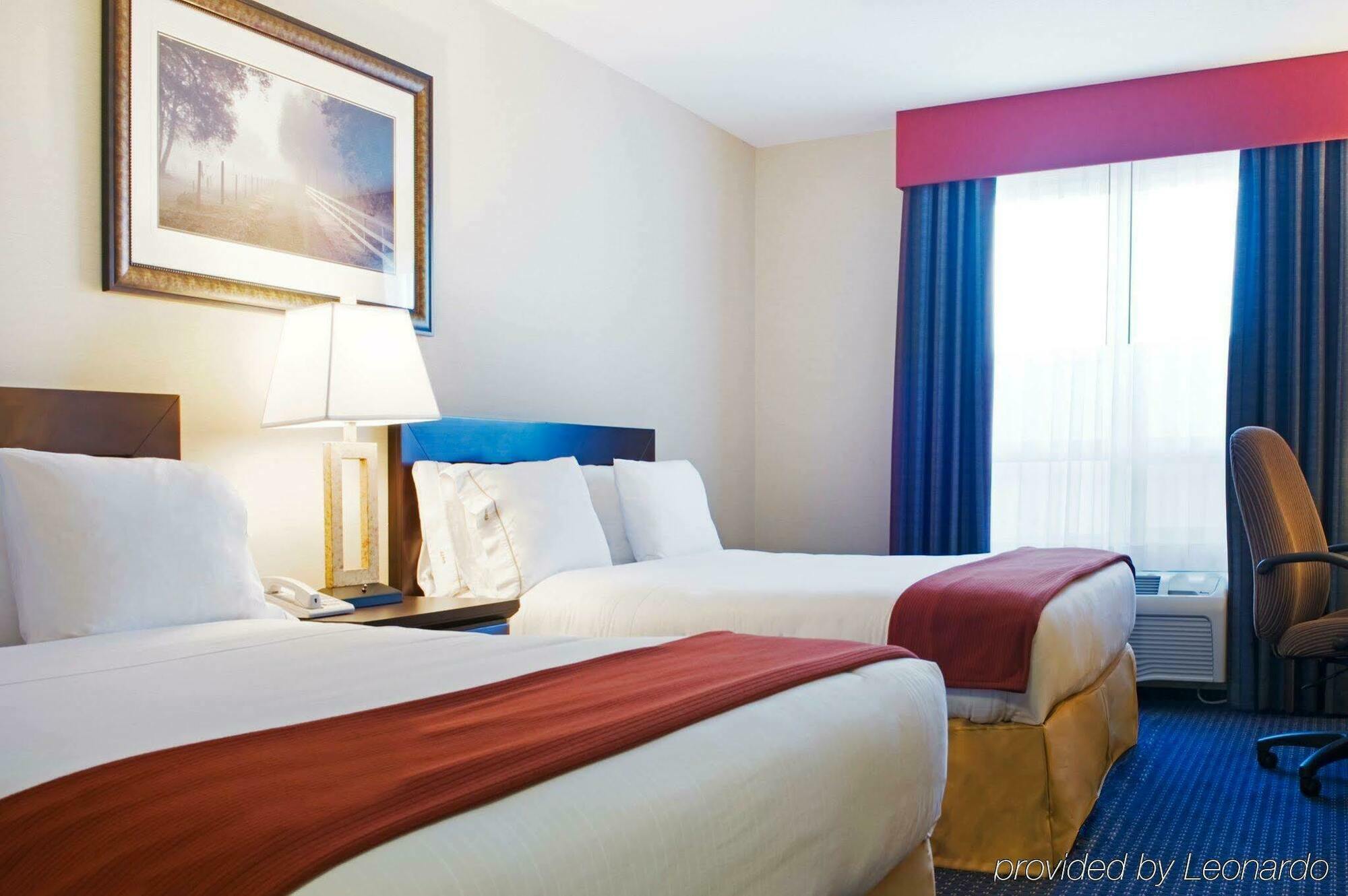 Holiday Inn Express Hotel & Suites Edson By Ihg Εξωτερικό φωτογραφία