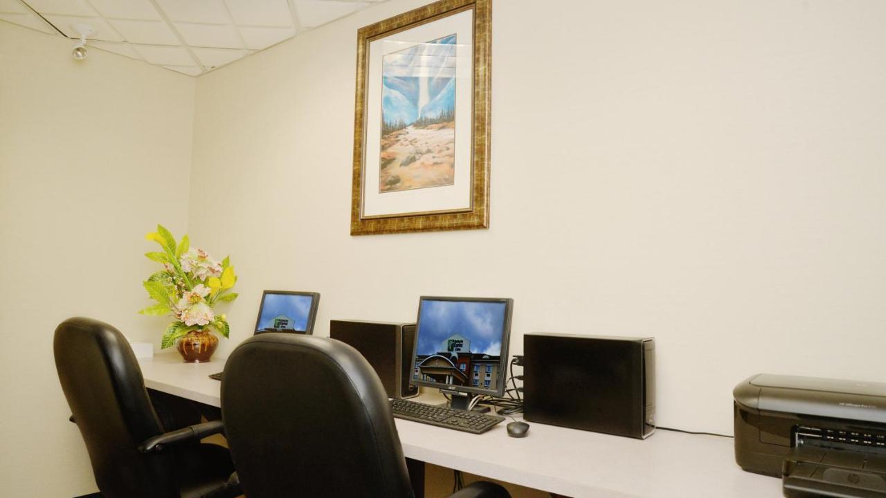 Holiday Inn Express Hotel & Suites Edson By Ihg Εξωτερικό φωτογραφία