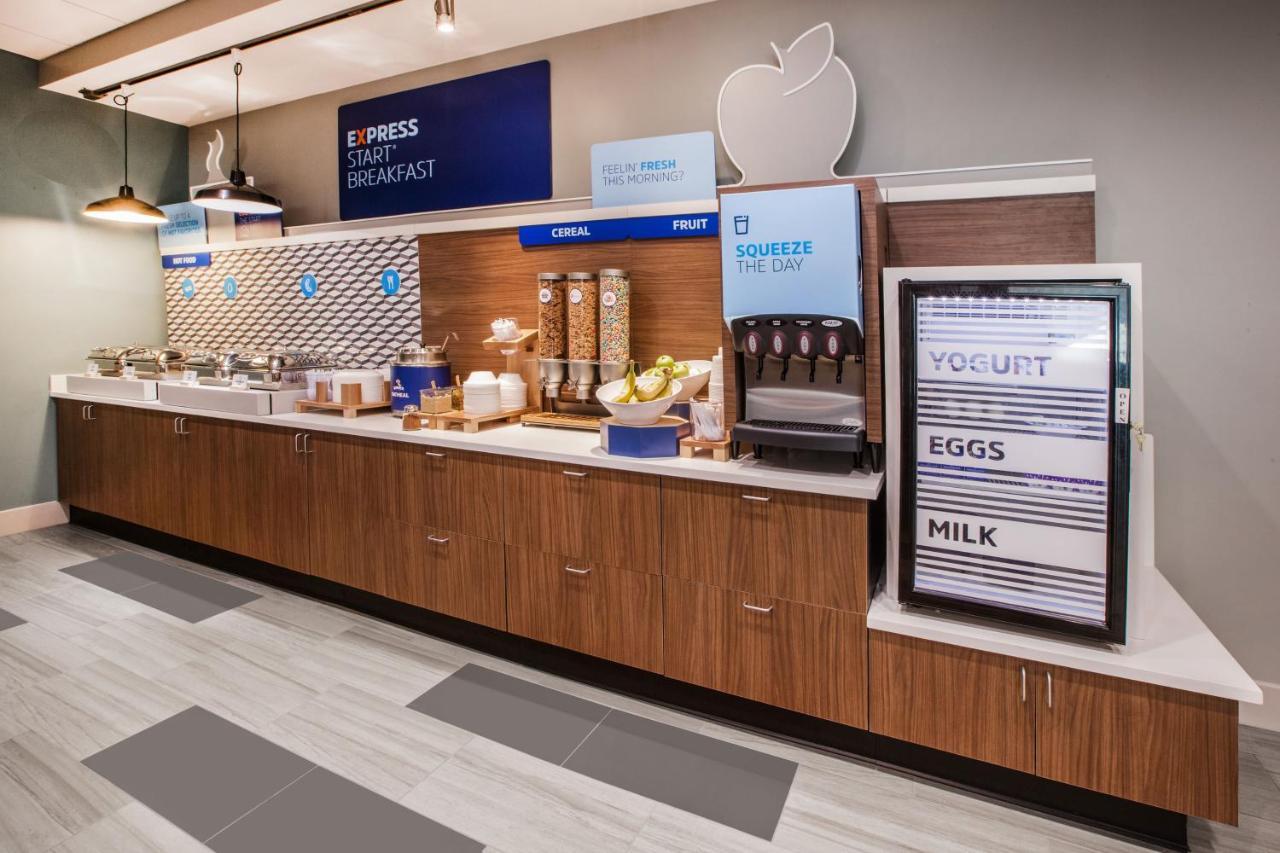 Holiday Inn Express Hotel & Suites Edson By Ihg Εξωτερικό φωτογραφία